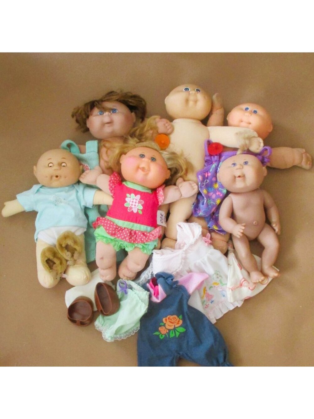Lot Of 6 Cabbage Patch Dolls With 17 Accessories Mixed Clothes Shoes TLC Needed - Picture 1 of 5
